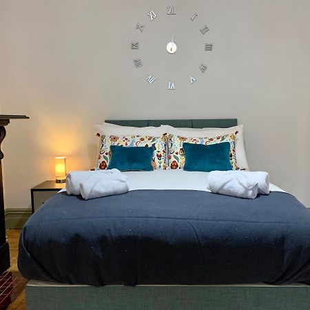 Stamer House By Yourstays, Stylish Quirky House, With 4 Double Bedrooms, Book Now! Stoke-on-Trent 外观 照片