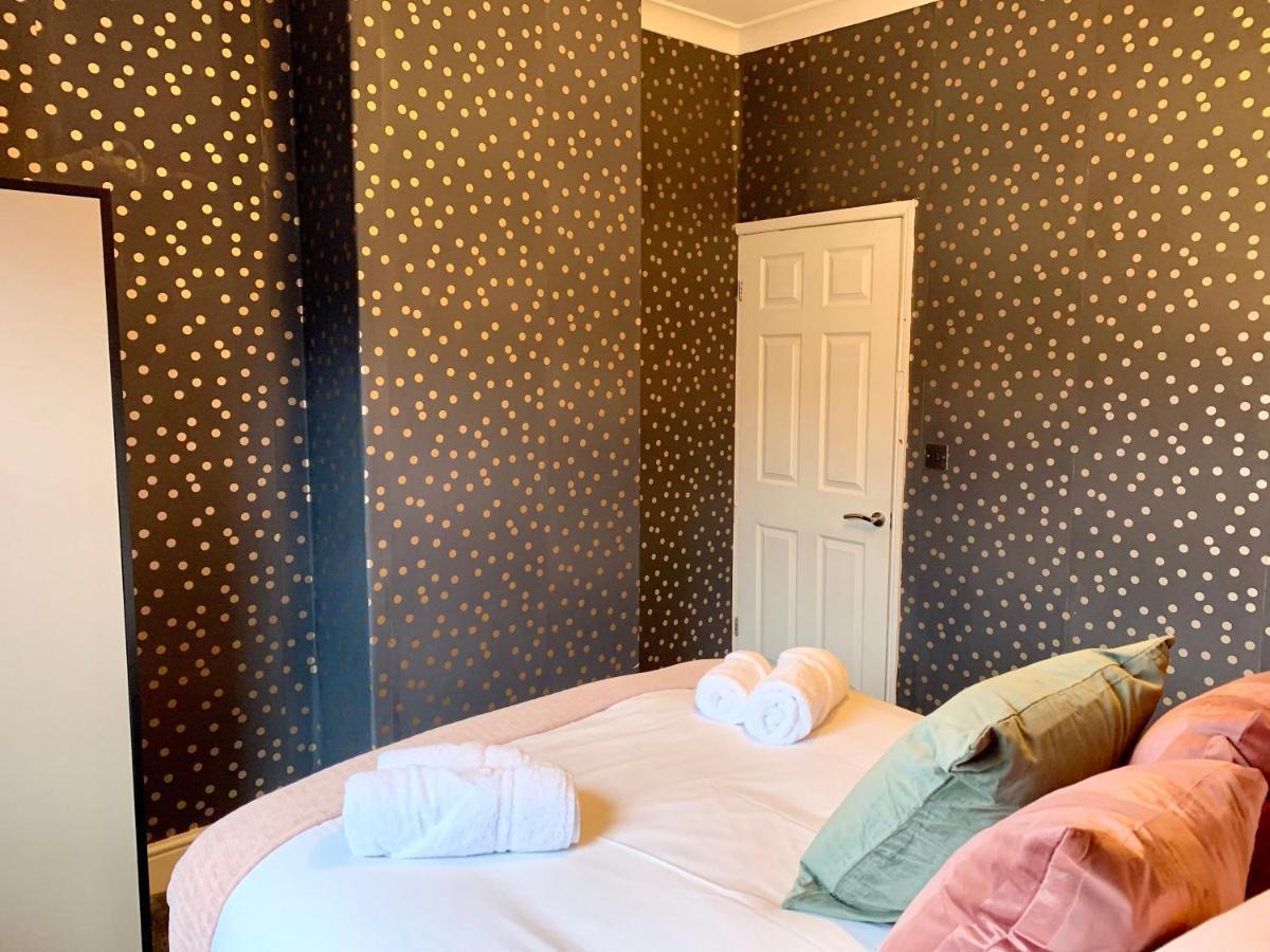 Stamer House By Yourstays, Stylish Quirky House, With 4 Double Bedrooms, Book Now! Stoke-on-Trent 外观 照片